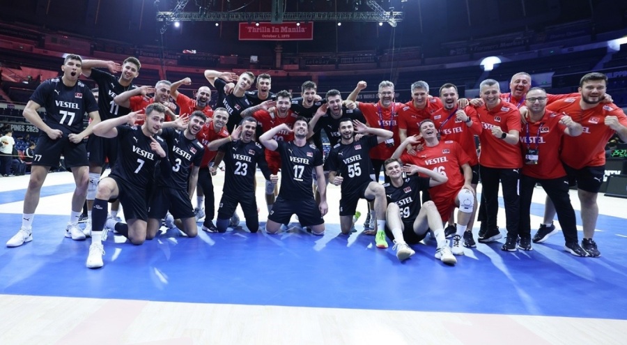 A Milli Erkek Voleybol takımı, namağlup son 16 turuna yükseldi