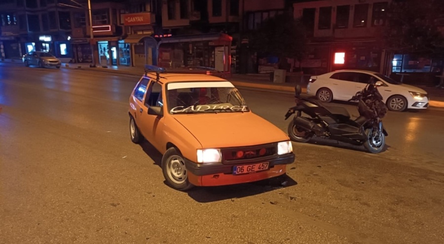 Bursa'da drift faciası: Otomobile çarpan motosiklet sürücüsü yaralandı