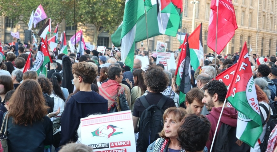 Paris'te Binler İsrail'i Protesto Etti: "Katil Netanyahu, Kahrolsun Siyonizm"