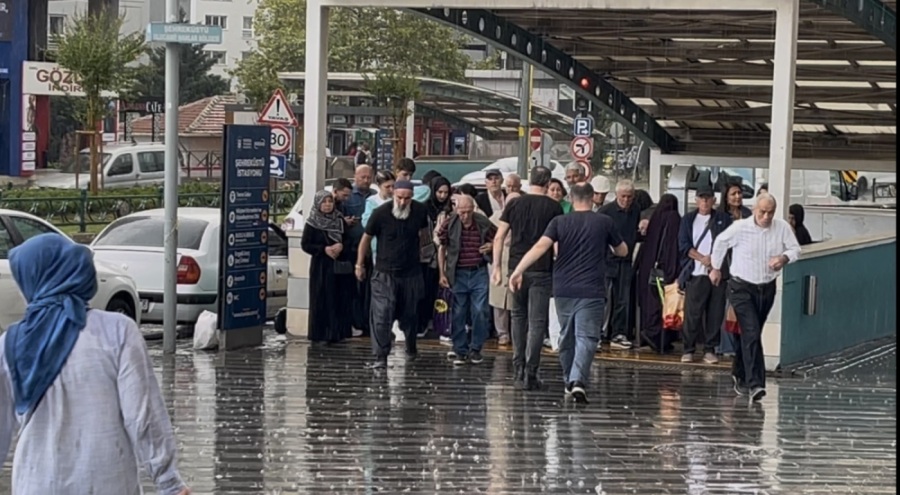 Bursa'da Sonbahar Öncesi Ani Yağmur Sürprizi