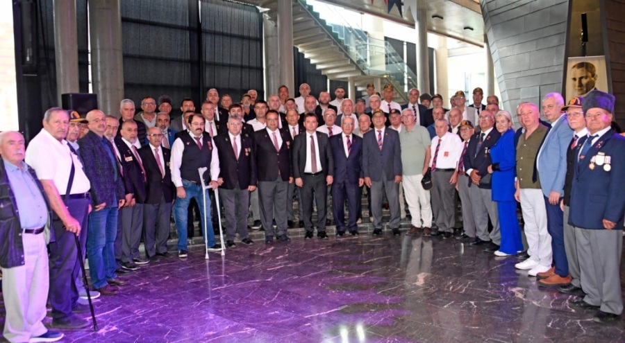 Başkan Aydın: "Onların sayesinde bayrağımız dalgalanıyor, ezanımız susmuyor"