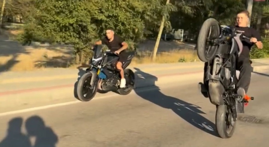 Bursa'da Trafiği Tehlikeye Atan Motosiklet Sürücüsü Sosyal Medya Paylaşımıyla Yakalandı