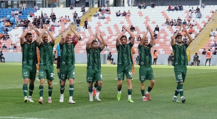 Bursaspor, Adanaspor'u 6-0 mağlup etti