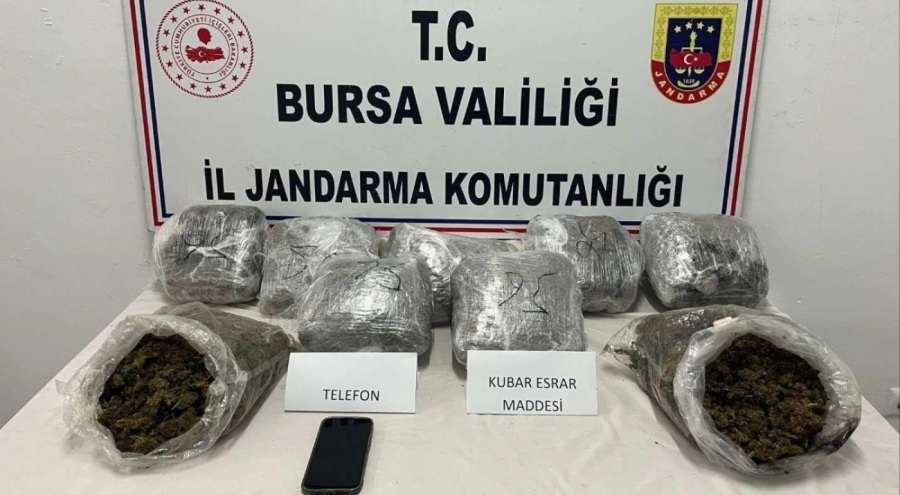 Kestel'de jandarmadan uyuşturucu operasyonu: 8 kilo 900 gram esrar ele geçirildi