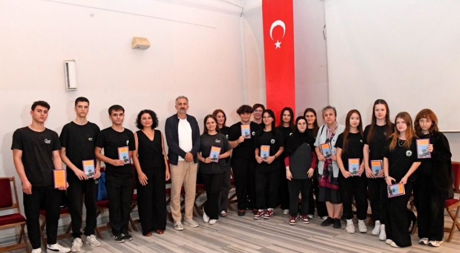 Osmangazi Belediyesi Okutarak Öğretiyor