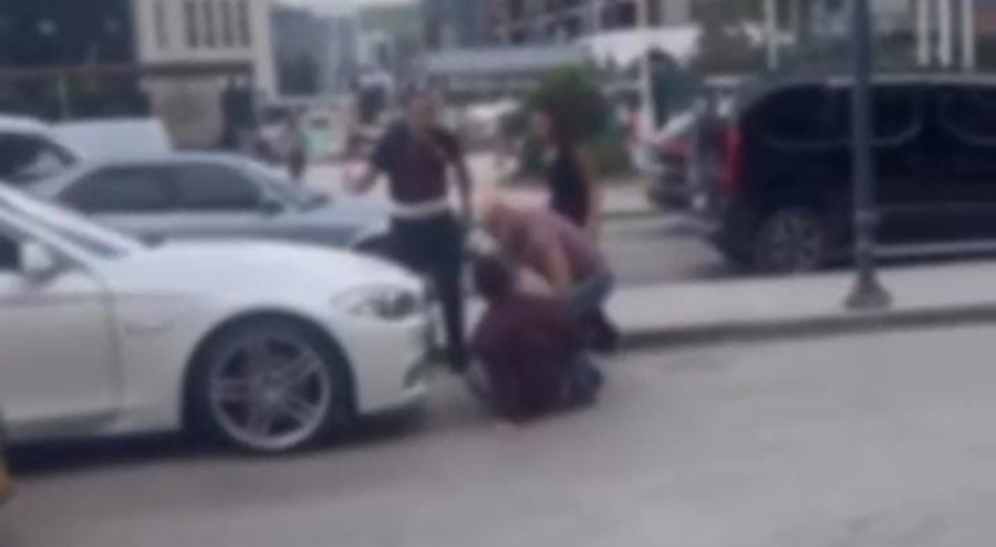 Bursa'da yol verme tartışması yumruklu kavgaya dönüştü