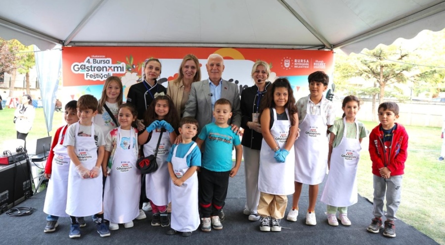 Minik şeflere Bozbey amcalarından alkış