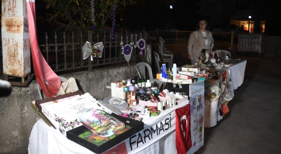 Bu sokakta eğlence ve alışveriş bir arada