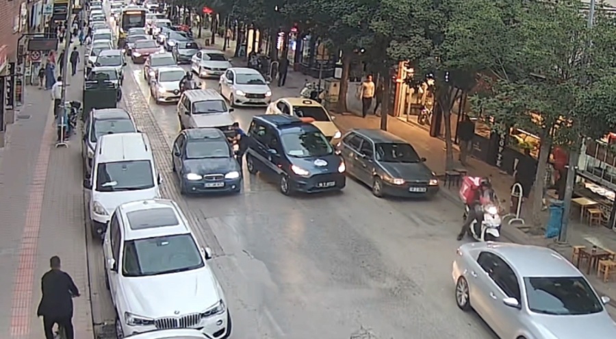 Bursa İnegöl'de Fenalaşan Sürücü Zabıta Ekiplerinin Müdahalesiyle Kurtarıldı