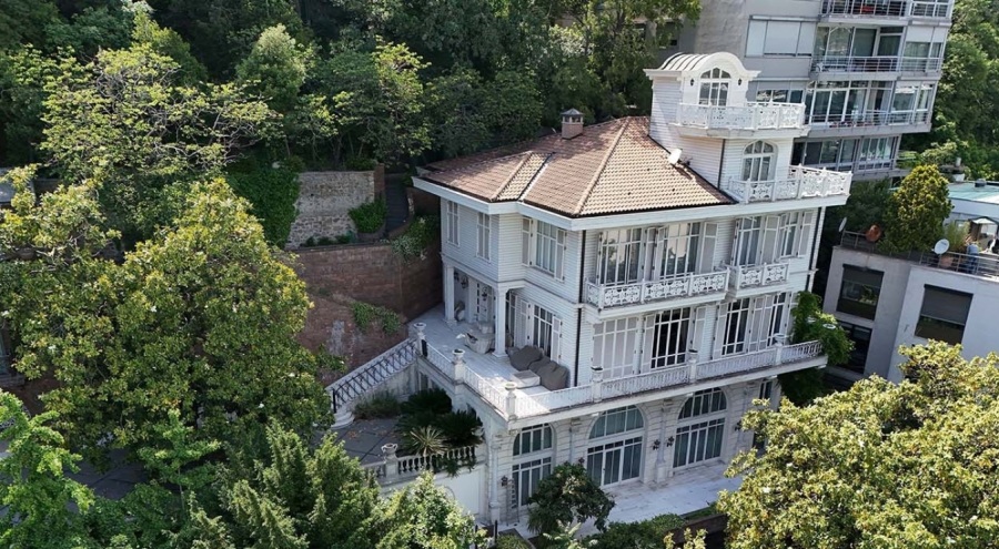 Akın İpek'e ait Beyaz Köşk dördüncü ihalede 1,116 milyar TL'ye satıldı