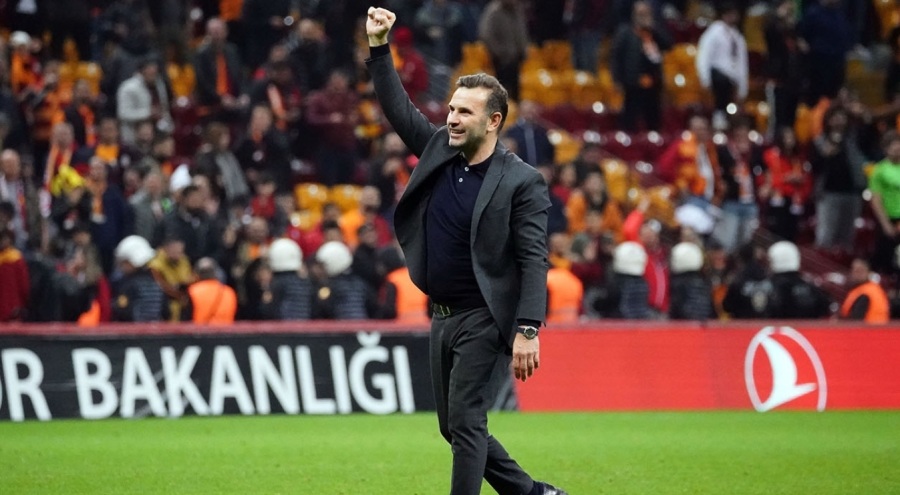 Okan Buruk, Galatasaray'ın başında 16. derbisine çıkıyor