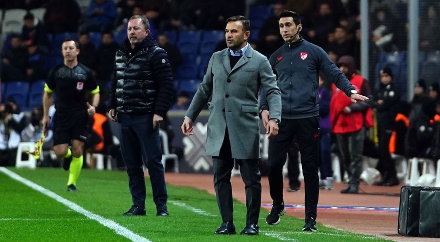 Süper Lig'de derbi öncesi Buruk-Yalçın rekabeti