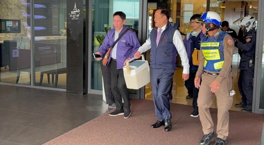 Tayland Başbakanı Anutin, özel uçağını kullanarak organ taşıdı