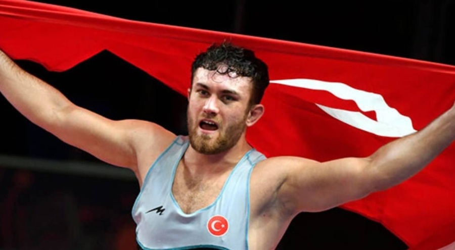 Süleyman Karadeniz, Akhmat Kadyrov Turnuvası'nda Altın Madalya Kazandı