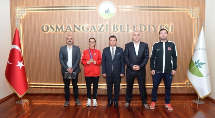 Başkan Erkan Aydın şampiyon sporcuyu ağırladı