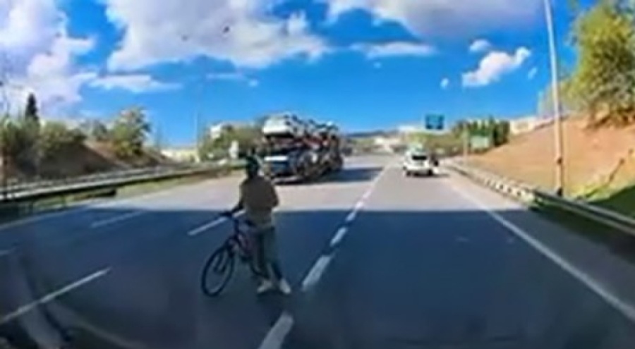 Tersten gelen bisiklet yürekleri hoplattı