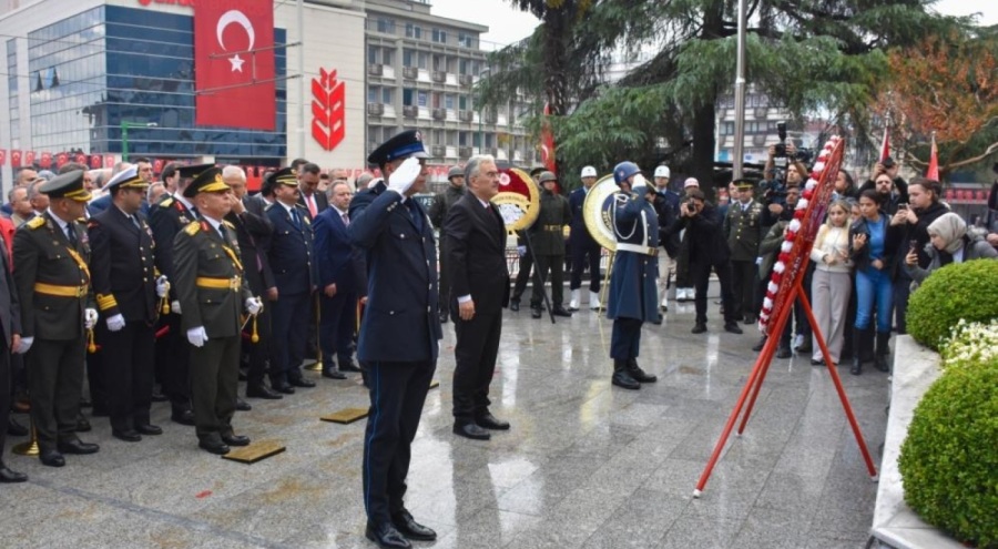 Valisi Ayyıldız: "Cumhuriyetin 102. kuruluş yıl dönümünü coşku ve gururla yaşıyoruz"