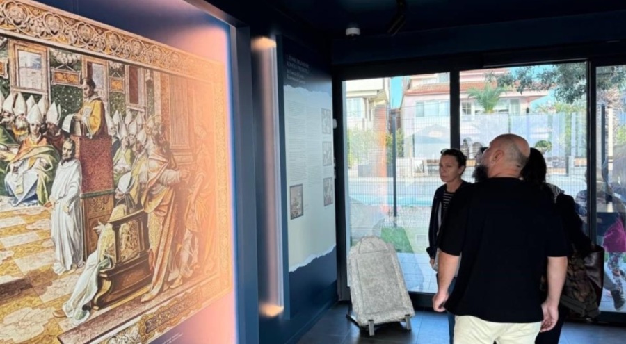 Bazilikada 2 bin yıllık beddua görenleri hayrete düşürdü