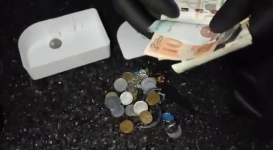 Çöp karıştıran ikilinin bulduklarına inanamayacaksınız!