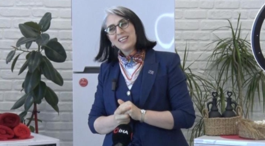 Müşterileri adına kredi çekti, şikayetler üzerine gözaltına alındı