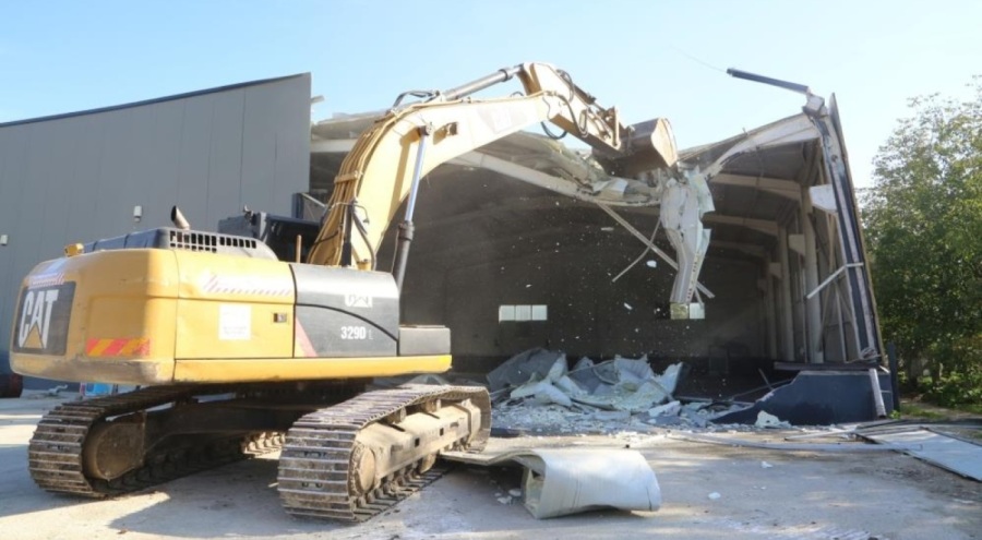 Nilüfer'de imara aykırı iki yapı yıkıldı