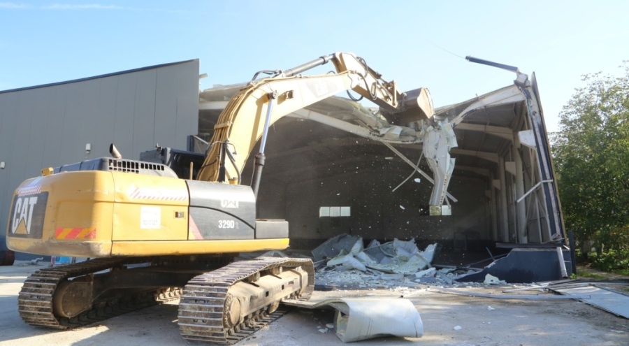 Nilüfer'de imara aykırı iki yapı yıkıldı