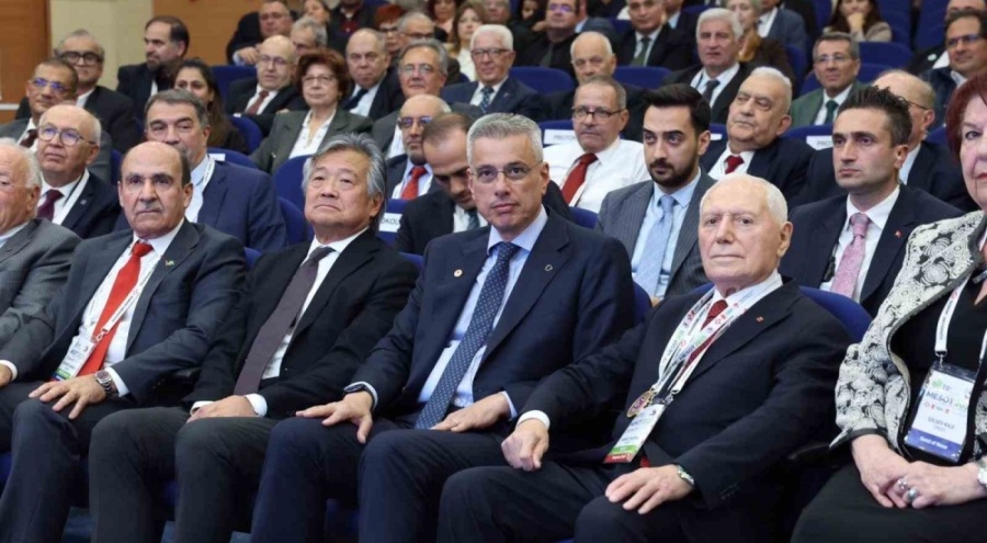 Bakan Memişoğlu: "Türkiye, 5 bin nakil ve 149 merkezle organ naklinde dünyaya örnek oluyor"