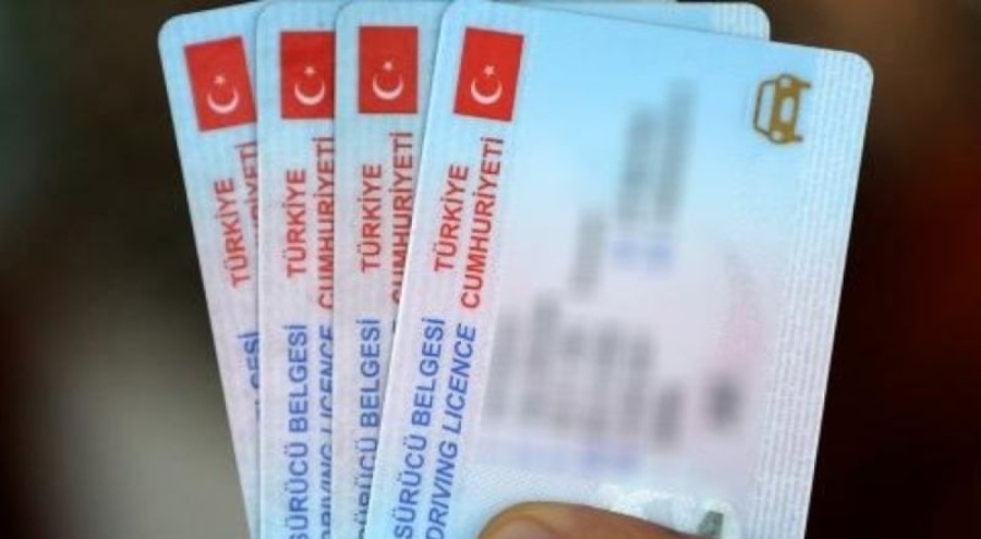 Ehliyetlerini yenilemeyenlerin trafik sigortaları da geçersiz sayılabilir!