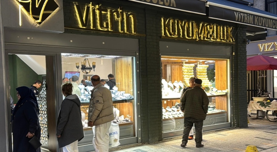 Kuyumcuya Şok: 2 Milyon TL'lik Altınları Alıp Kayboldu
