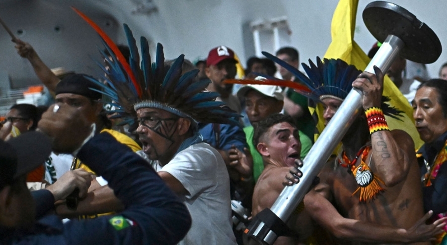 Brezilya'da COP30 Zirvesi'nde Yerliler ile Güvenlik Arasında Çatışma