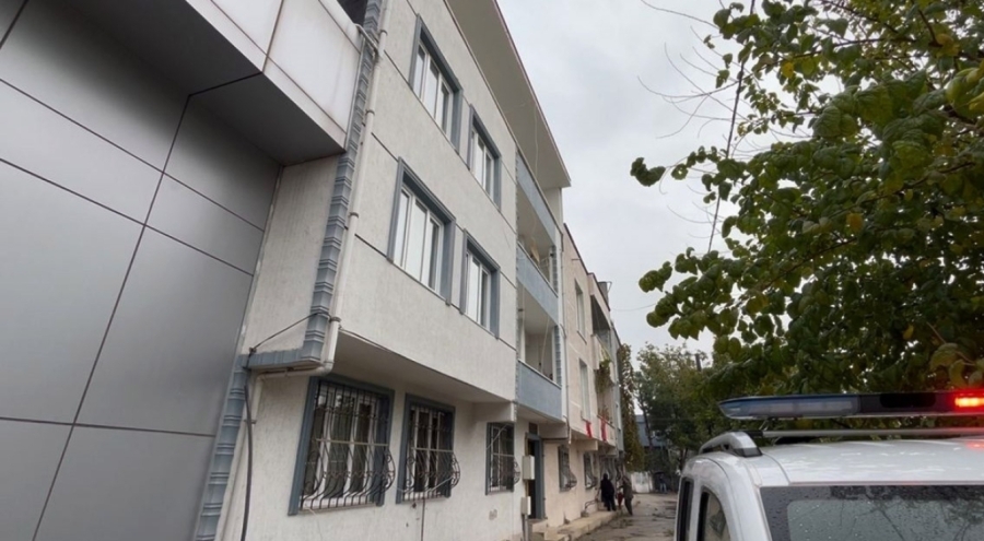 Bursa'da 3. kattan düşen adam ağır yaralandı