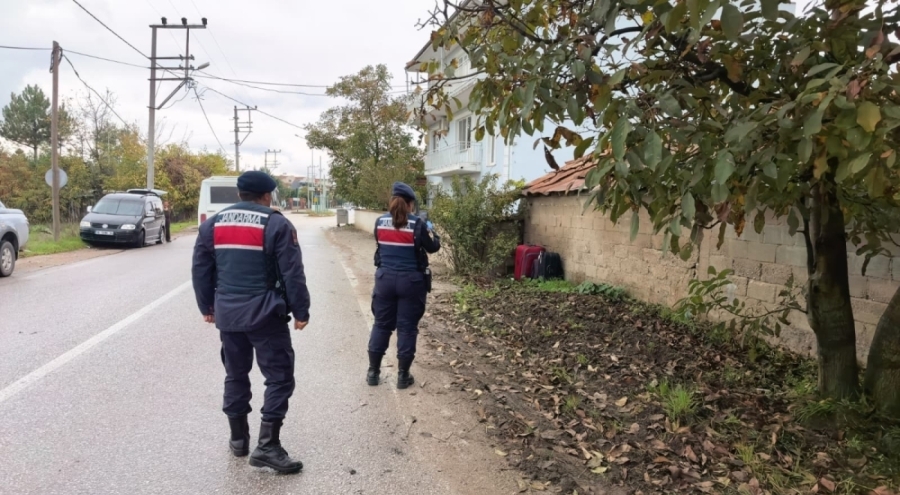 Bursa'da yol kenarına bırakılan valizler paniğe neden oldu