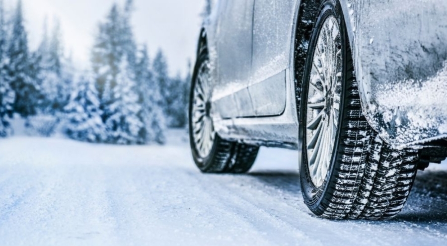 Kış Lastiği Zorunluluğu Yarın Başlıyor: Süre 5 Aya Çıktı