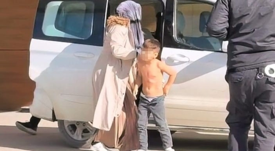 5 Yaşındaki Çocuk Çaydanlıktaki Kaynar Suyla Yaralandı