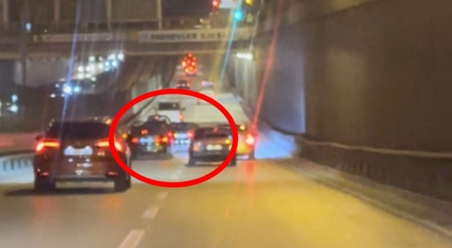 Bursa'da trafik terörü kamerada: Makas atan ve şerit değiştiren sürücüler