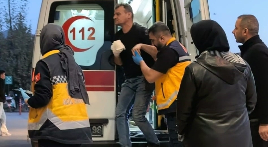 İnegöl'de çiftçinin eli traktörün hidrolik sistemine sıkıştı: Ağır yaralı