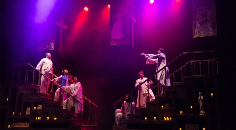 Şehir Tiyatrosu perdelerini öğretmenler için ücretsiz açıyor