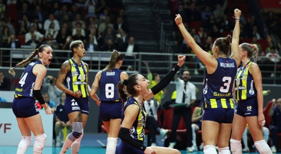 Fenerbahçe, derbiyi 3-2 kazanarak ligde 6'da 6 yaptı