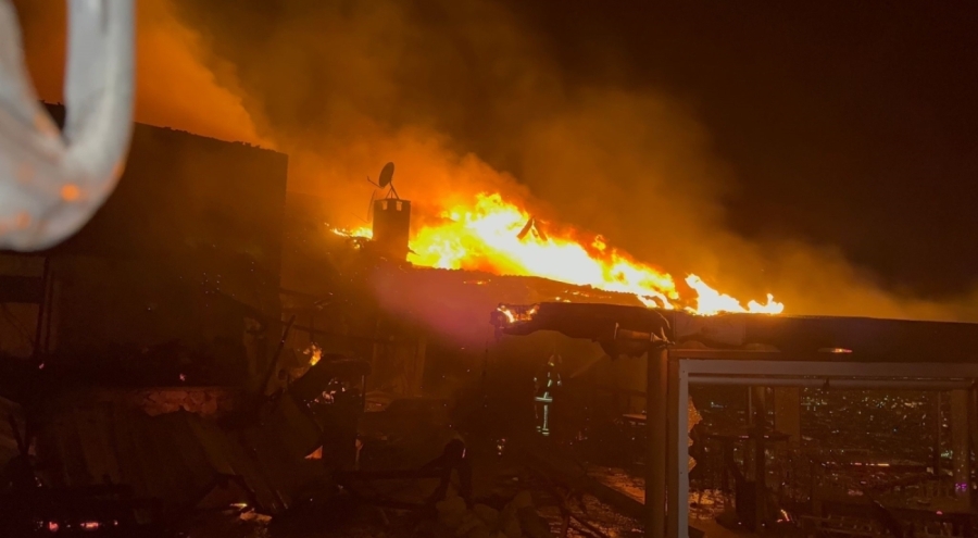 Gemlik'te kafede yangın: İşletme kullanılamaz hale geldi