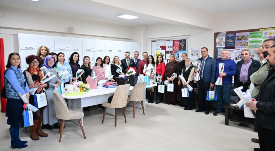 Başkan Yılmaz: "Öğretmenler, bizim kahramanlarımızdır"