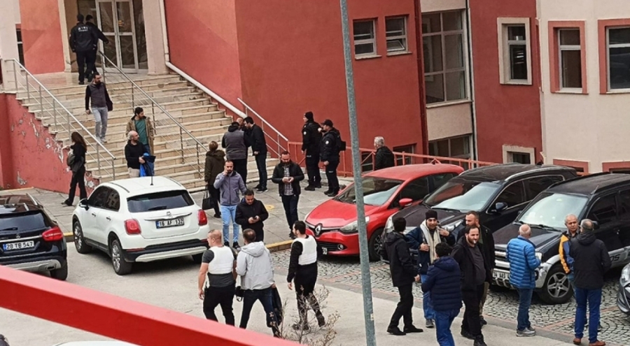 Gümüşhane Üniversitesi'nde Rehin Krizi: Polis İkna Çabalarını Sürdürüyor