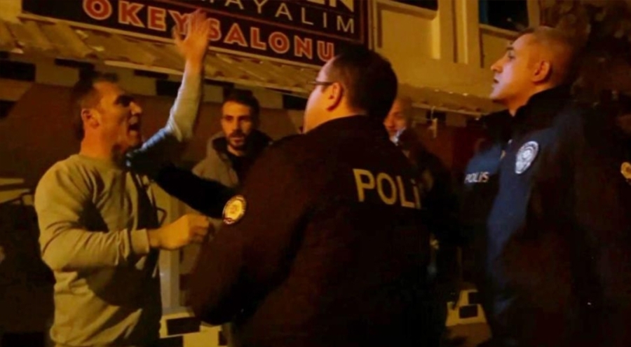 Kahvehanede çıkan kavga sokağa taştı: Polis ekiplerine küfredip direnç gösterdiler