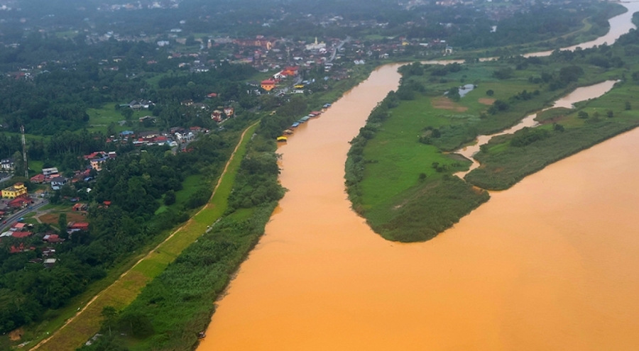 Güney Asya'da Sel ve Toprak Kaymalarında Can Kaybı 295'e Yükseldi