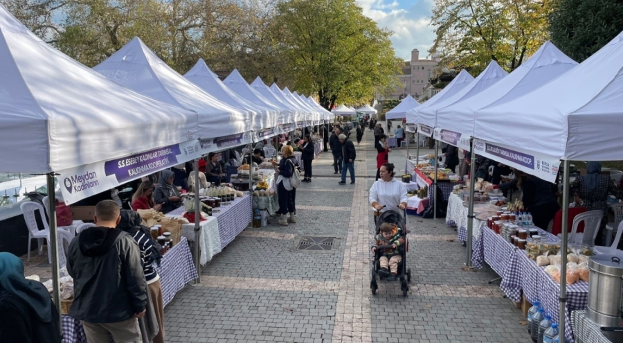 Heykel'de meydan kadınların