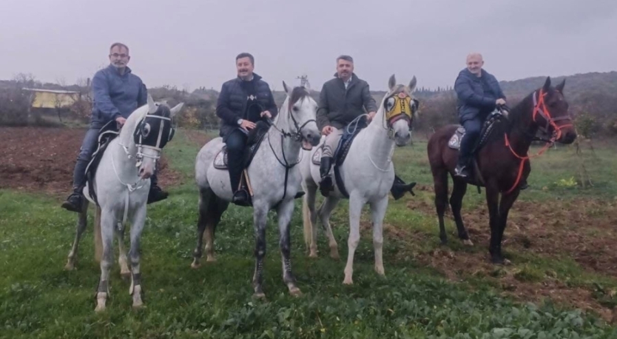 Başkanlar ata binerek stres attı