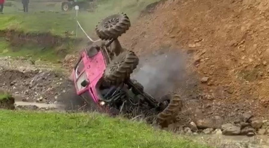 Bursa'da Off-Road Yarışında Araç Takla Attı, Sürücü Kazayı Sağ Salim Atlattı