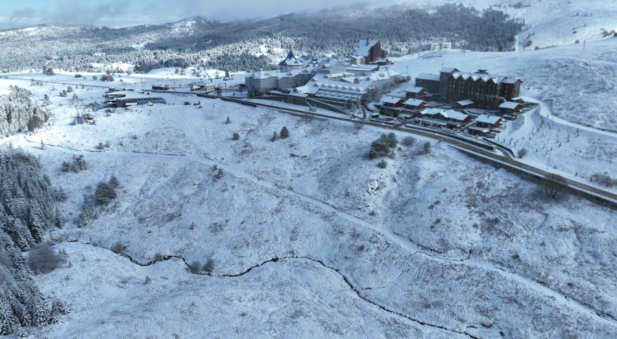 Uludağ'da kar kalınlığı 10 santimetreye yaklaştı