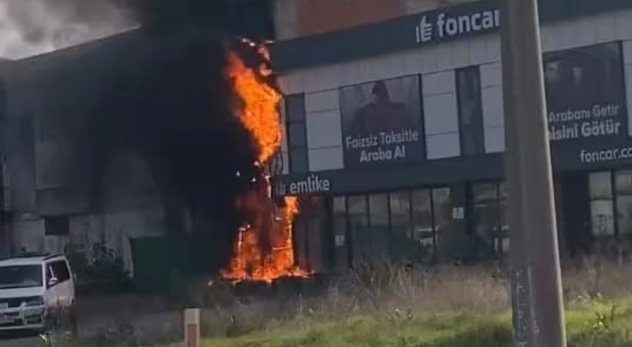 Bursa'da elektrik panosundan çıkan yangın işyerine sıçradı