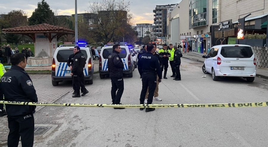 Nilüfer'de kafede çıkan kavgada silahlar çekildi: 1'i ağır 4 yaralı