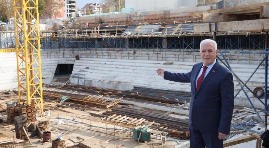 Atatürk Spor Salonu hızla yükseliyor